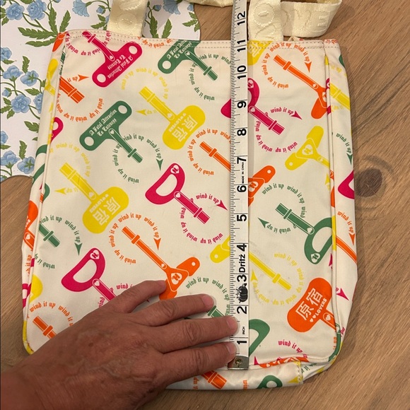 White Harajuku Lovers tote - Picture 8 of 10